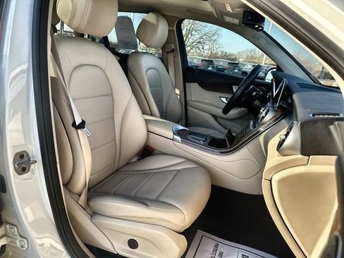 Used 2022 Mercedes-Benz GLC 300 4MATIC image 29