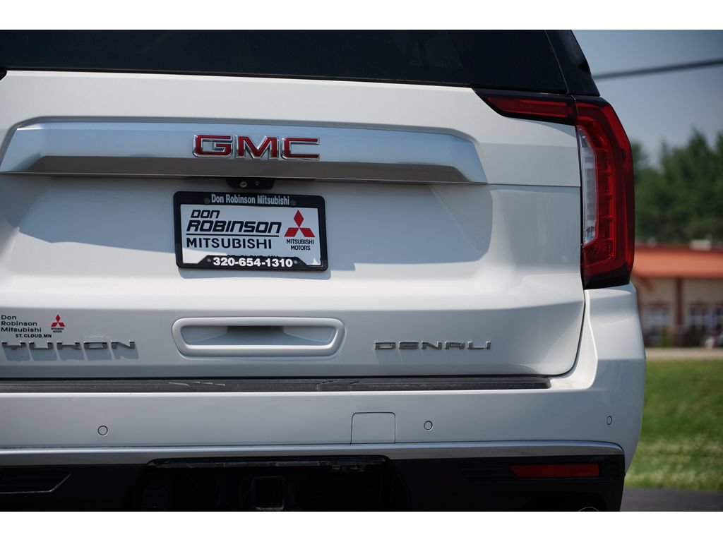 Used 2021 GMC Yukon XL Denali w/ Denali Premium Package AWD/4WD image 10