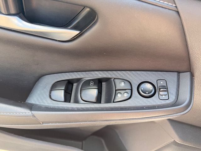 Used 2025 Nissan Sentra SV FWD image 8