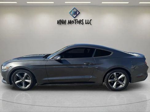 Used 2016 Ford Mustang Coupe image 2