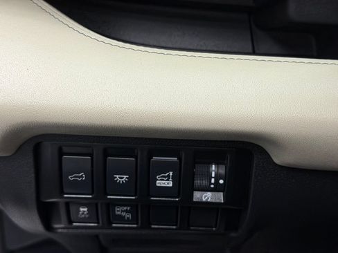 Used 2022 Subaru Ascent Touring AWD/4WD image 30