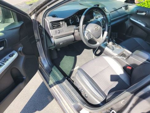 Used 2014 Toyota Camry SE FWD image 13