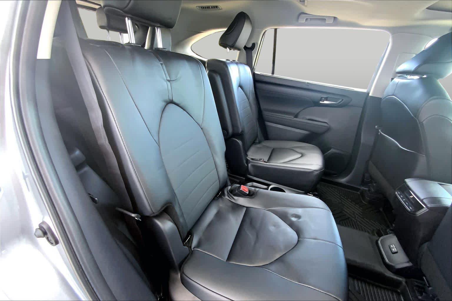 Used 2026 Toyota Highlander XLE AWD/4WD image 33