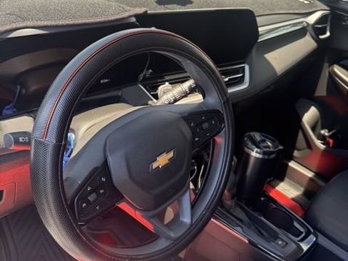 Used 2025 Chevrolet TrailBlazer LT w/ Driver Confidence Package FWD image 9