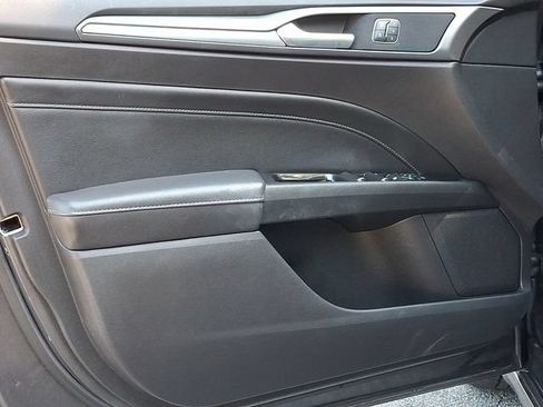Used 2016 Ford Fusion Titanium AWD/4WD image 13
