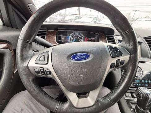 Used 2018 Ford Taurus Limited image 9