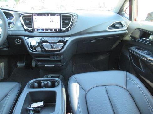 New 2026 Chrysler Voyager LX FWD image 14