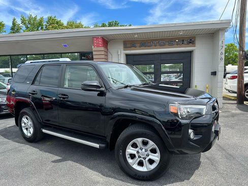 Used 2016 Toyota 4Runner SR5 image 1