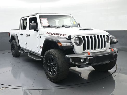 Used 2023 Jeep Gladiator Mojave image 9