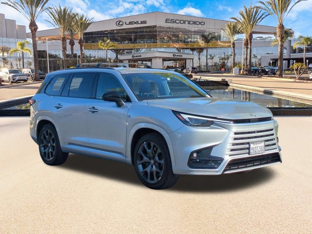 Used 2026 Lexus TX 500h AWD w/ Technology Package image 3