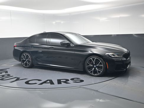 Used 2021 BMW 530i xDrive w/ M Sport Package image 2