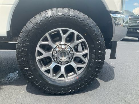 Used 2022 Ford F250 Lariat w/ Lariat Ultimate Package AWD/4WD image 10