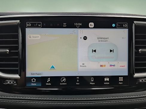 Used 2026 Chrysler Pacifica Limited FWD image 13