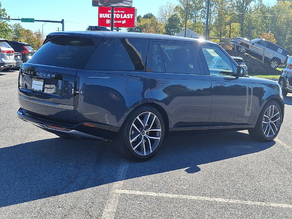 New 2027 Land Rover Range Rover Long Wheelbase SE AWD/4WD image 3