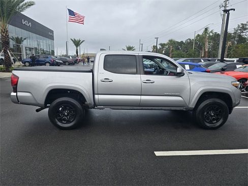 Used 2020 Toyota Tacoma SR5 image 15