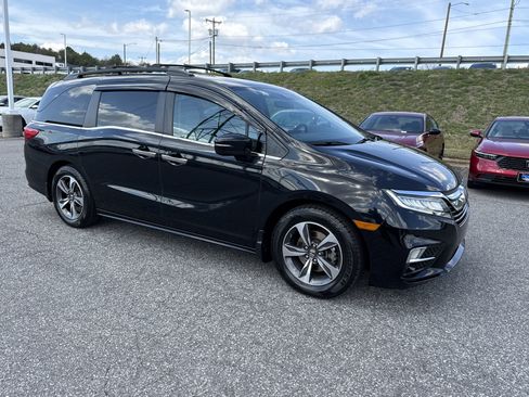 Used 2018 Honda Odyssey Touring image 2