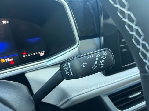 New 2026 Volkswagen Taos SE image 23