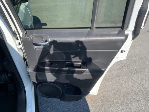 Used 2014 Jeep Compass Sport w/ Power Value Group AWD/4WD image 22
