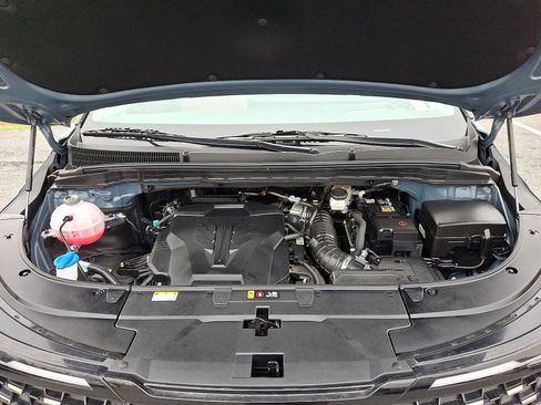 Used 2025 Kia Carnival SX Prestige image 31