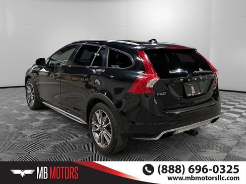 Used 2015 Volvo V60 T5 Cross Country Platinum w/ Protection Package AWD/4WD image 7