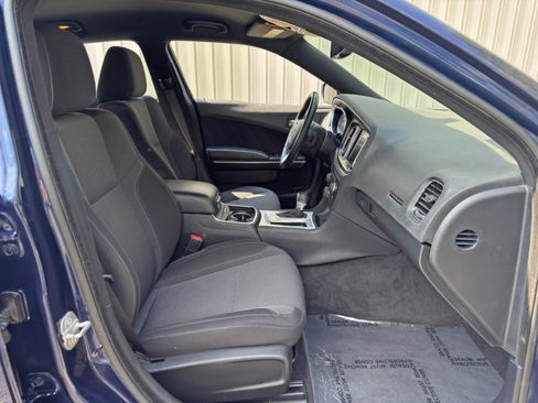 Used 2015 Dodge Charger SXT RWD image 14
