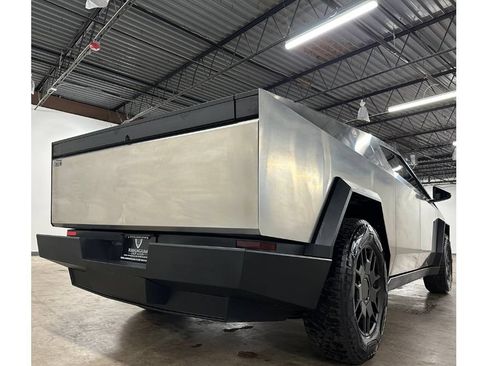 Used 2024 Tesla Cybertruck AWD Crew Cab image 13