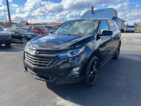 Used 2021 Chevrolet Equinox LT image 2