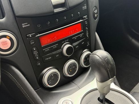 Used 2014 Nissan 370Z Touring w/ Sport Package image 20