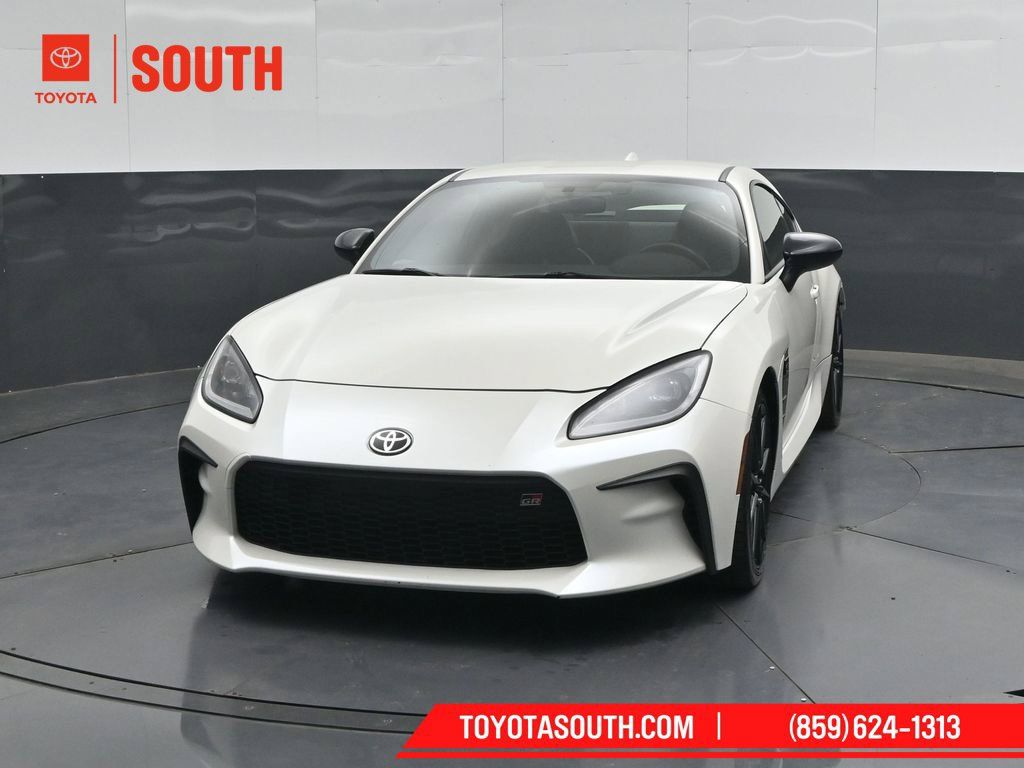 Used 2023 Toyota GR86 Premium RWD image 5