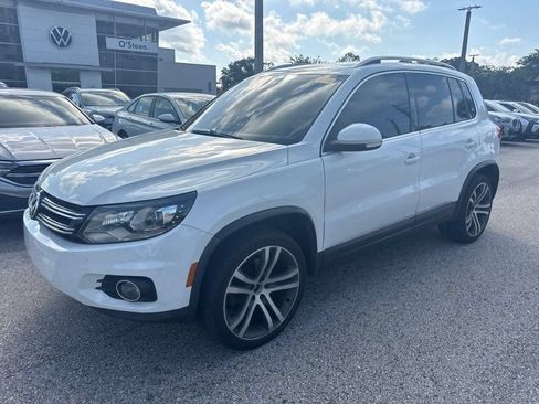 Used 2017 Volkswagen Tiguan SEL FWD image 1