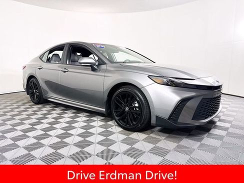 Certified 2026 Toyota Camry SE FWD image 1