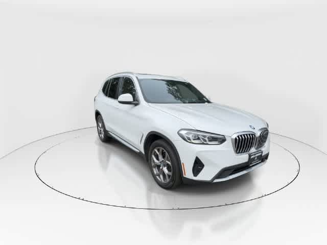 Used 2024 BMW X3 xDrive30i w/ Premium Package w/ZPA AWD/4WD image 2