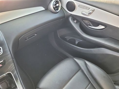 Used 2022 Mercedes-Benz GLC 300 GLC 300 image 12