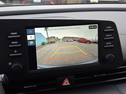 Certified 2025 Hyundai Elantra Sport image 18