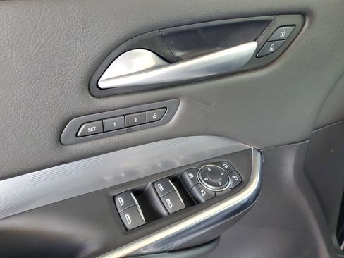 Used 2025 Cadillac XT4 Premium Luxury FWD image 16
