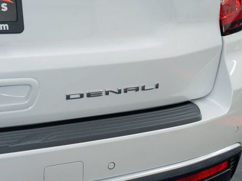 Used 2024 GMC Yukon Denali AWD/4WD image 10