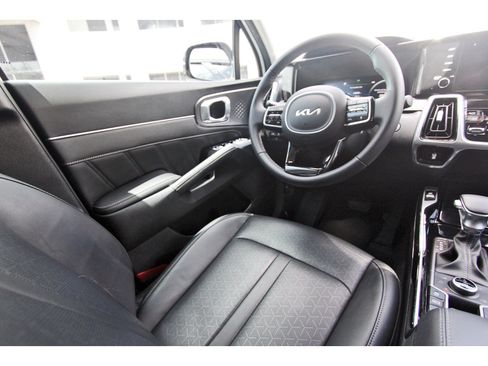 Certified 2023 Kia Sorento SX AWD/4WD image 9
