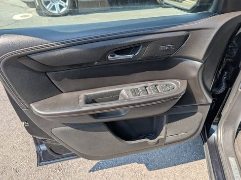 Used 2015 Chevrolet Traverse LTZ AWD/4WD image 33