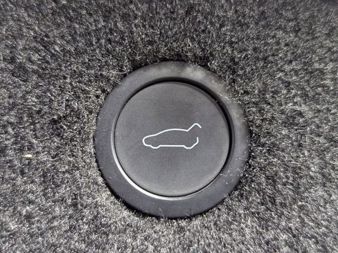 Used 2022 Tesla Model X Plaid image 52