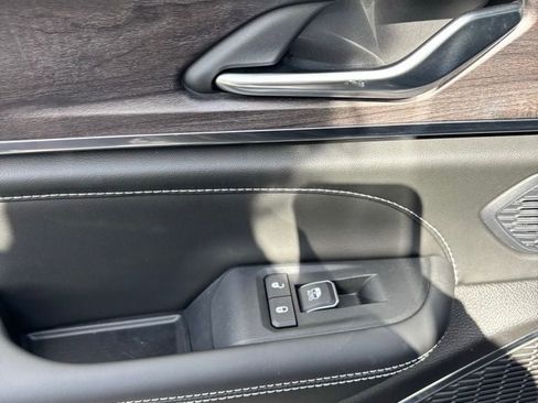 New 2025 Jeep Grand Cherokee L Overland w/ Advanced Protech Group III image 14