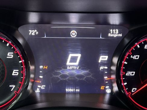 Used 2019 Dodge Charger SXT w/ Blacktop Package RWD image 15