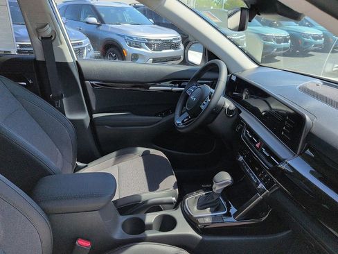 New 2026 Kia Seltos S FWD image 7