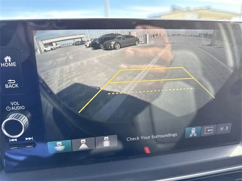 Used 2025 Honda Pilot EX-L image 17