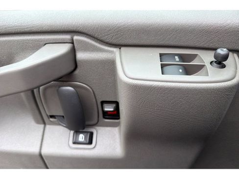 Used 2024 Chevrolet Express 3500 LT w/ LT Preferred Equipment Group RWD image 11