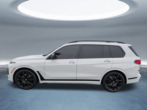 Used 2025 BMW X7 M60i w/ M Sport Professional Package image 7