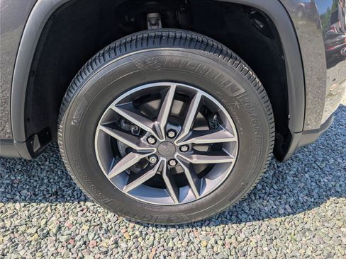 Used 2020 Jeep Grand Cherokee Limited AWD/4WD image 9