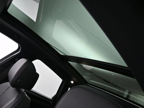 Certified 2023 Porsche Macan S AWD/4WD image 11