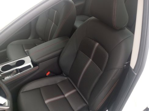 New 2025 Nissan Altima 2.5 SR image 9