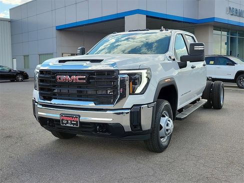 New 2026 GMC Sierra 3500 Pro w/ Convenience Package image 4