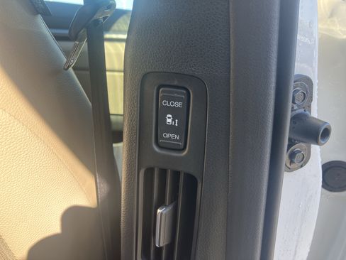 Used 2021 Honda Odyssey EX-L image 16